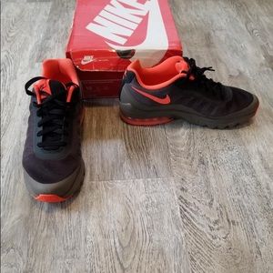 Air Max 95 sneakers size 10 black gray orange